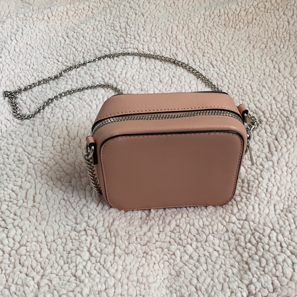 Mini pink Bershka crossbody bag w/ silver chain - Picture 2 of 6